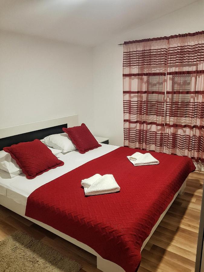Апартаменты Apartman Nela Kastel Sucurac Экстерьер фото