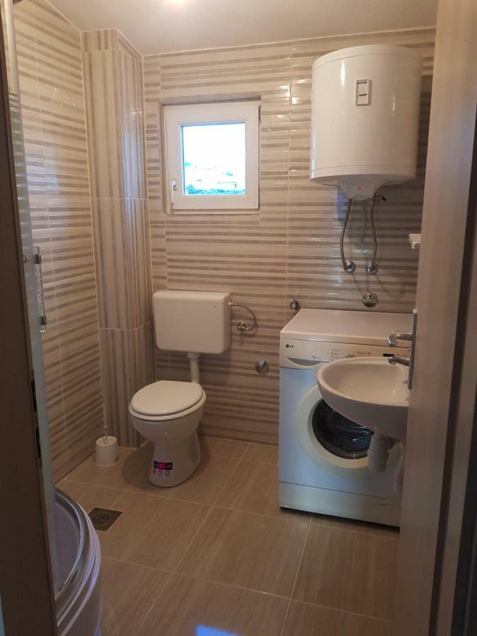 Апартаменты Apartman Nela Kastel Sucurac Экстерьер фото