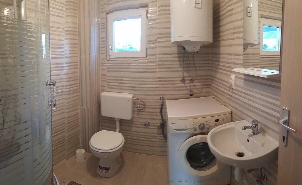 Апартаменты Apartman Nela Kastel Sucurac Экстерьер фото